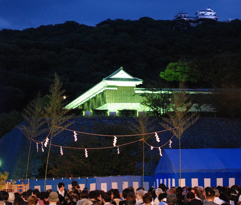 松山城薪能