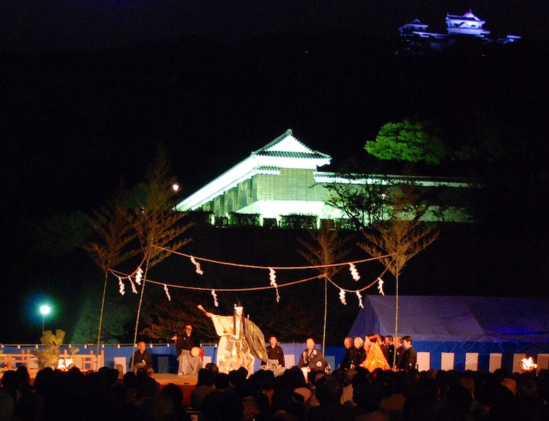 松山城薪能