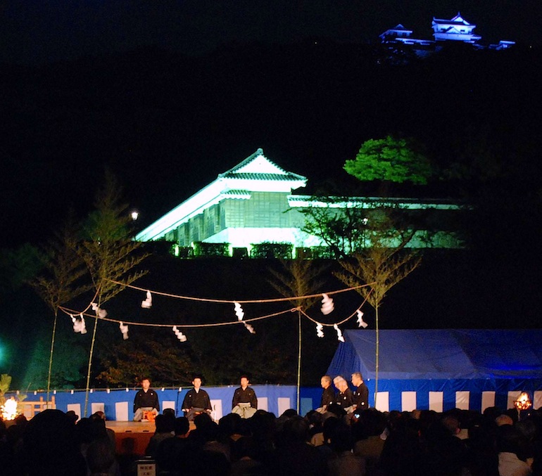松山城薪能
