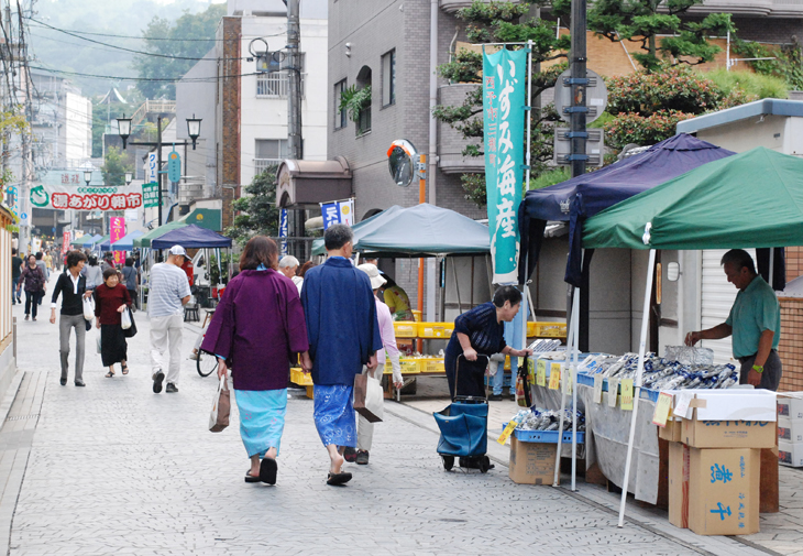 日曜朝市湯あがり市