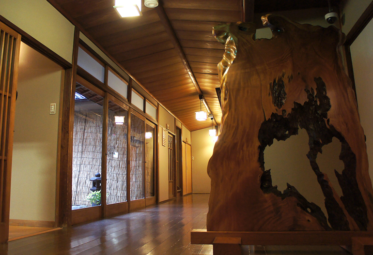 温泉旅館どうごや