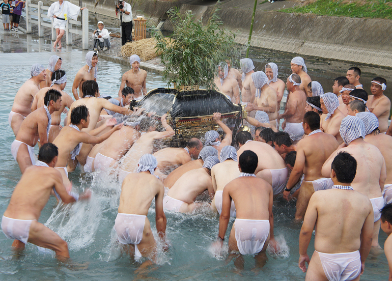 勝岡八幡神社春季大祭