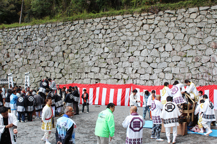 昭和の古町神輿ロープ巻き