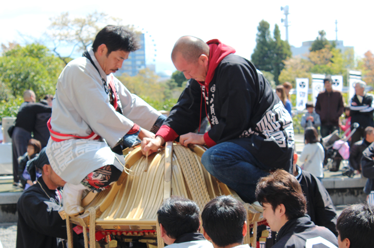 昭和の古町神輿ロープ巻き