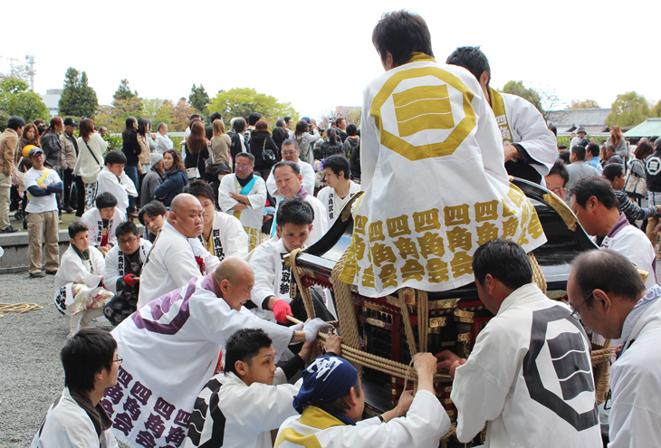 昭和の古町神輿ロープ巻き