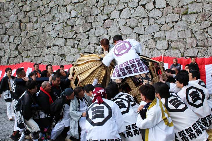 昭和の古町神輿ロープ巻き