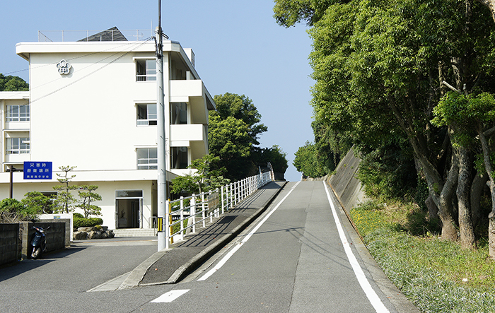 興居島中学校