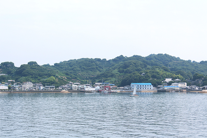 興居島由良港